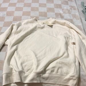 Universal Thread Off-White Crewneck Top